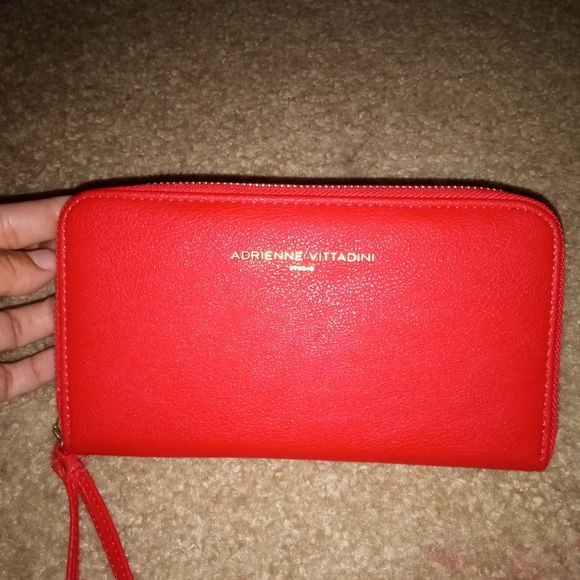 NWOT ADRIENNE VITTADINI CHARGING WALLET/ CLUTCH. - Picture 1 of 11
